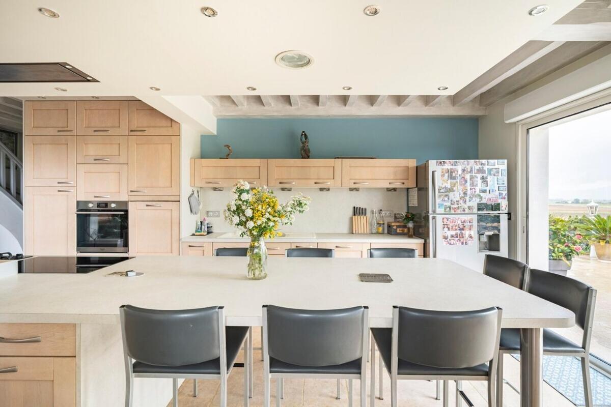 La Villa Moursoise 4 Etoiles Kültér fotó