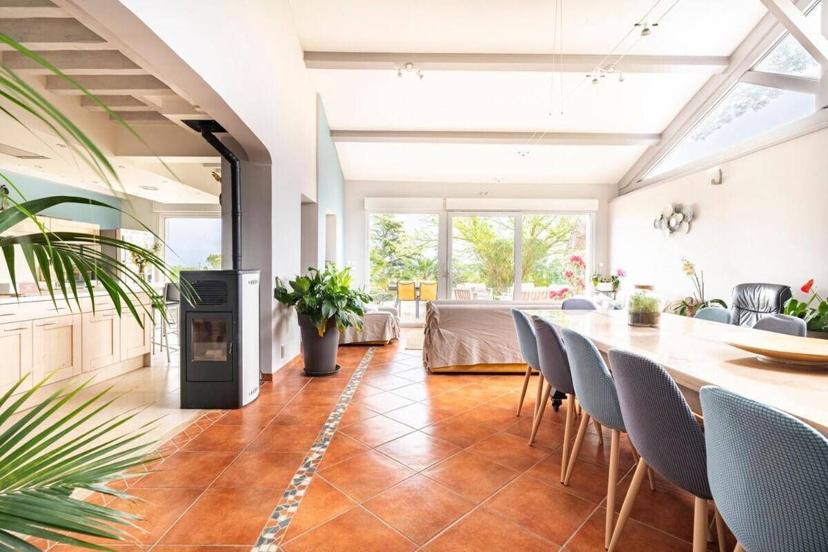 La Villa Moursoise 4 Etoiles Kültér fotó
