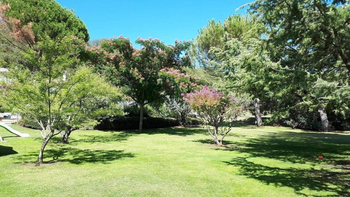 La Villa Moursoise 4 Etoiles Kültér fotó