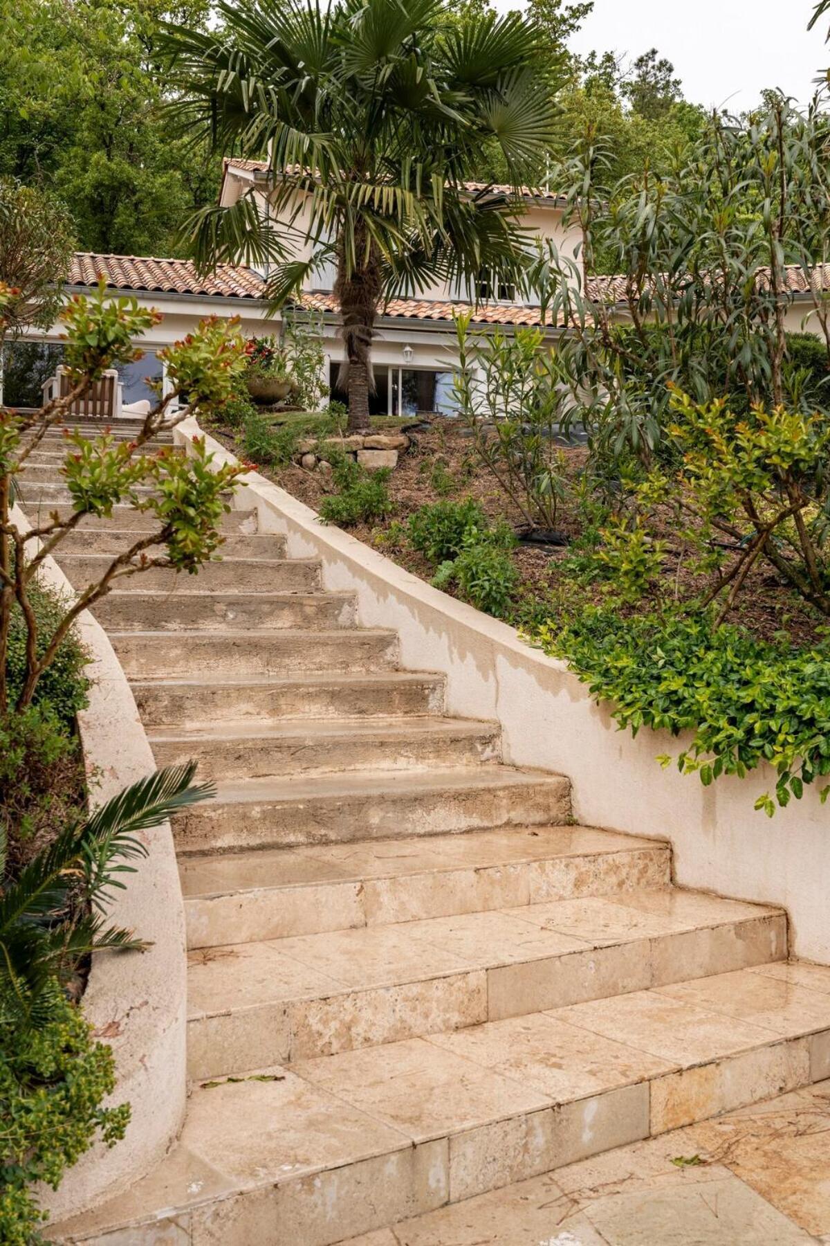 La Villa Moursoise 4 Etoiles Kültér fotó